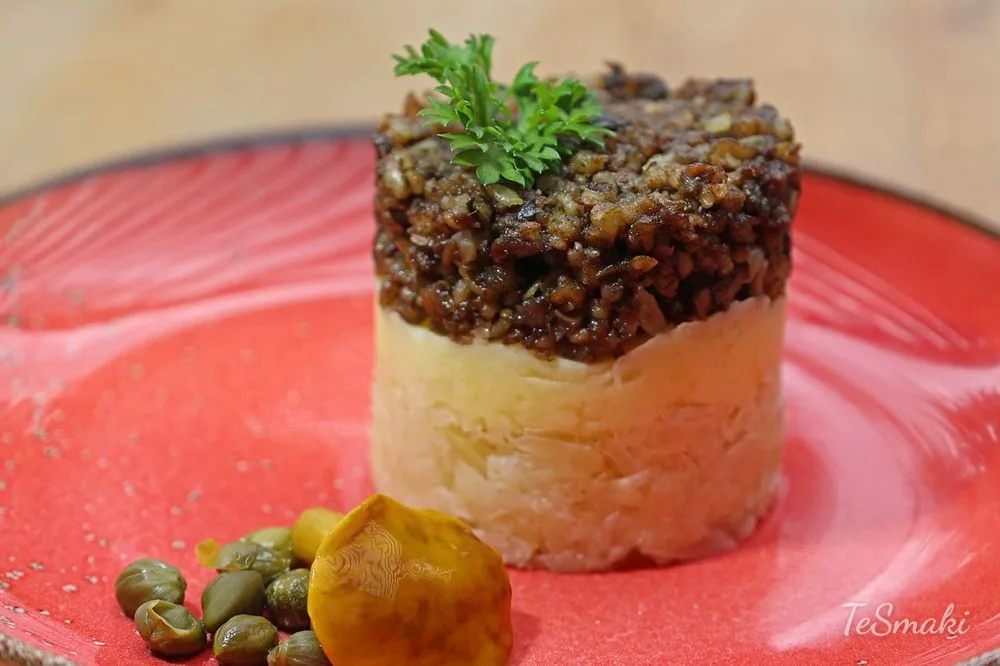Crispy Black Pudding with Sauerkraut and Mashed Potatoes — photo 2