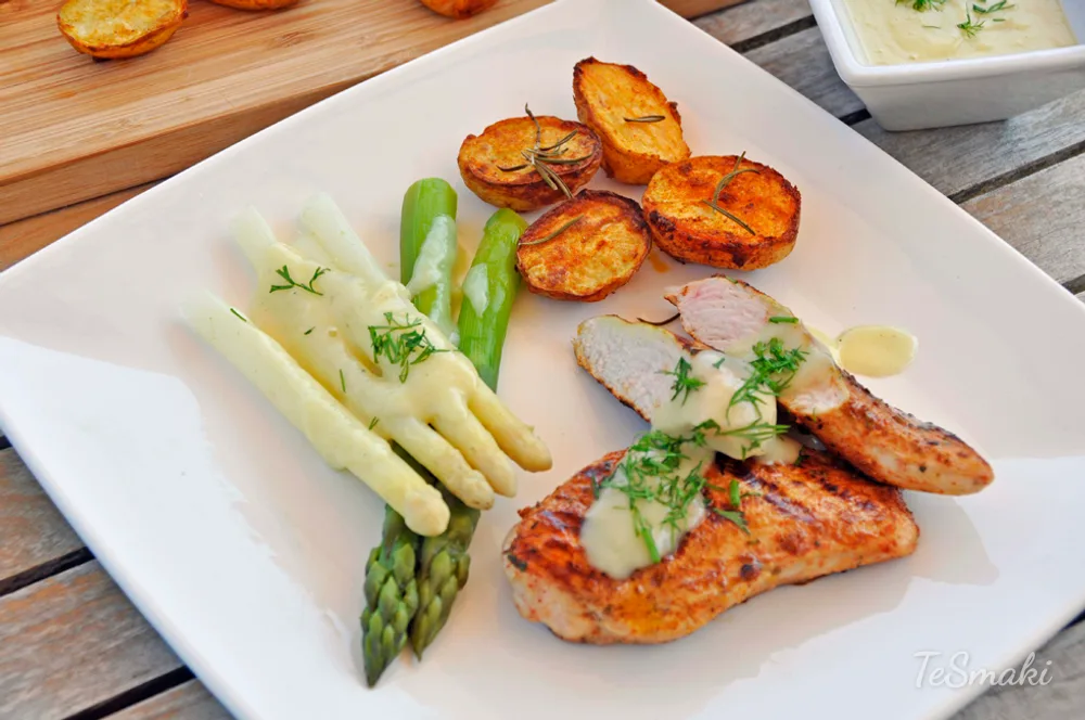 Grilled Chicken with Asparagus in Asparagus Sauce