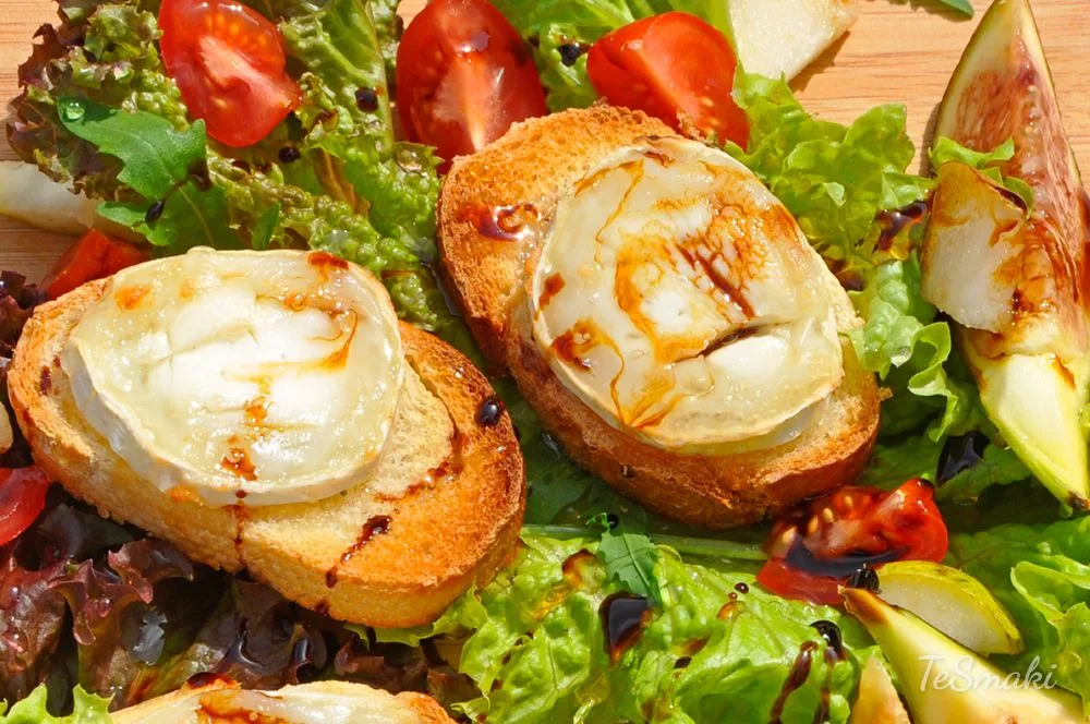 Honey Salad on Toast with Goat Cheese and Figs