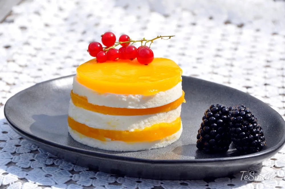Mango Dessert with Creamy Sour Milk Rings — photo 2