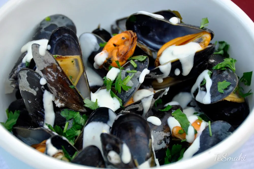Mussels with Roquefort Cheese