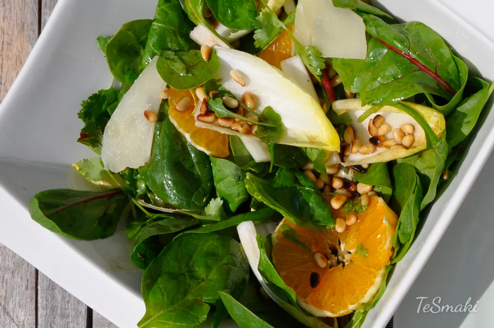 Spinach, Chicory, and Honey Dressing Salad