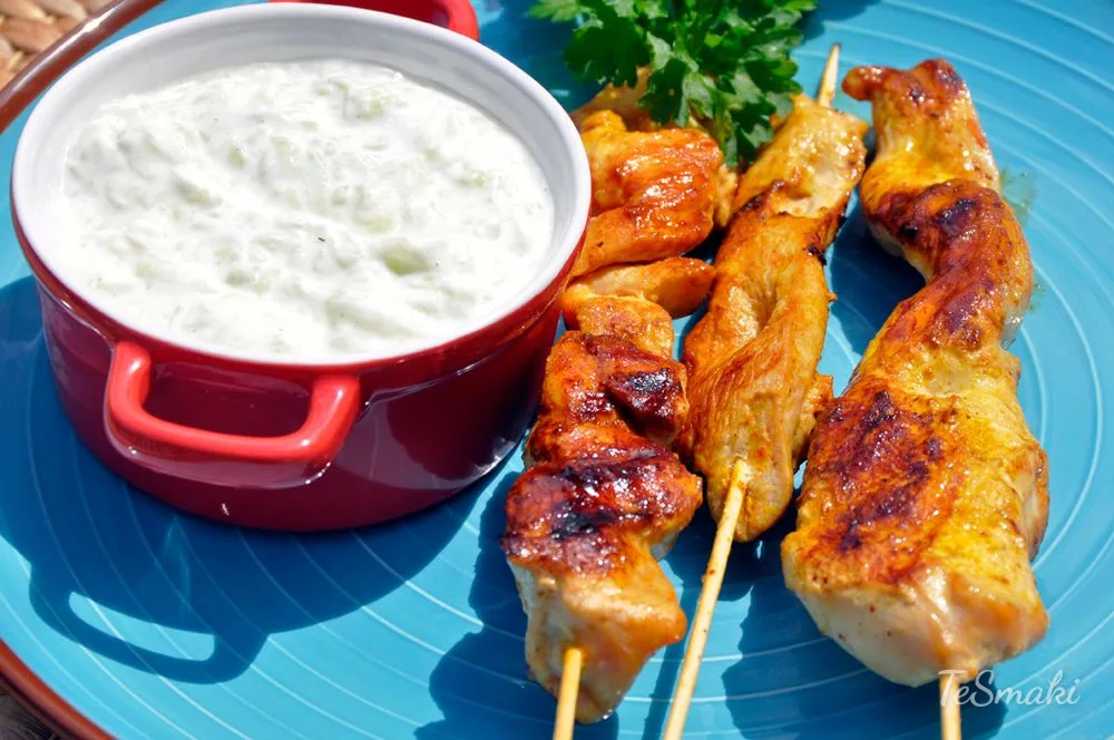 Szaszłyki z kurczaka z dipem tzatziki